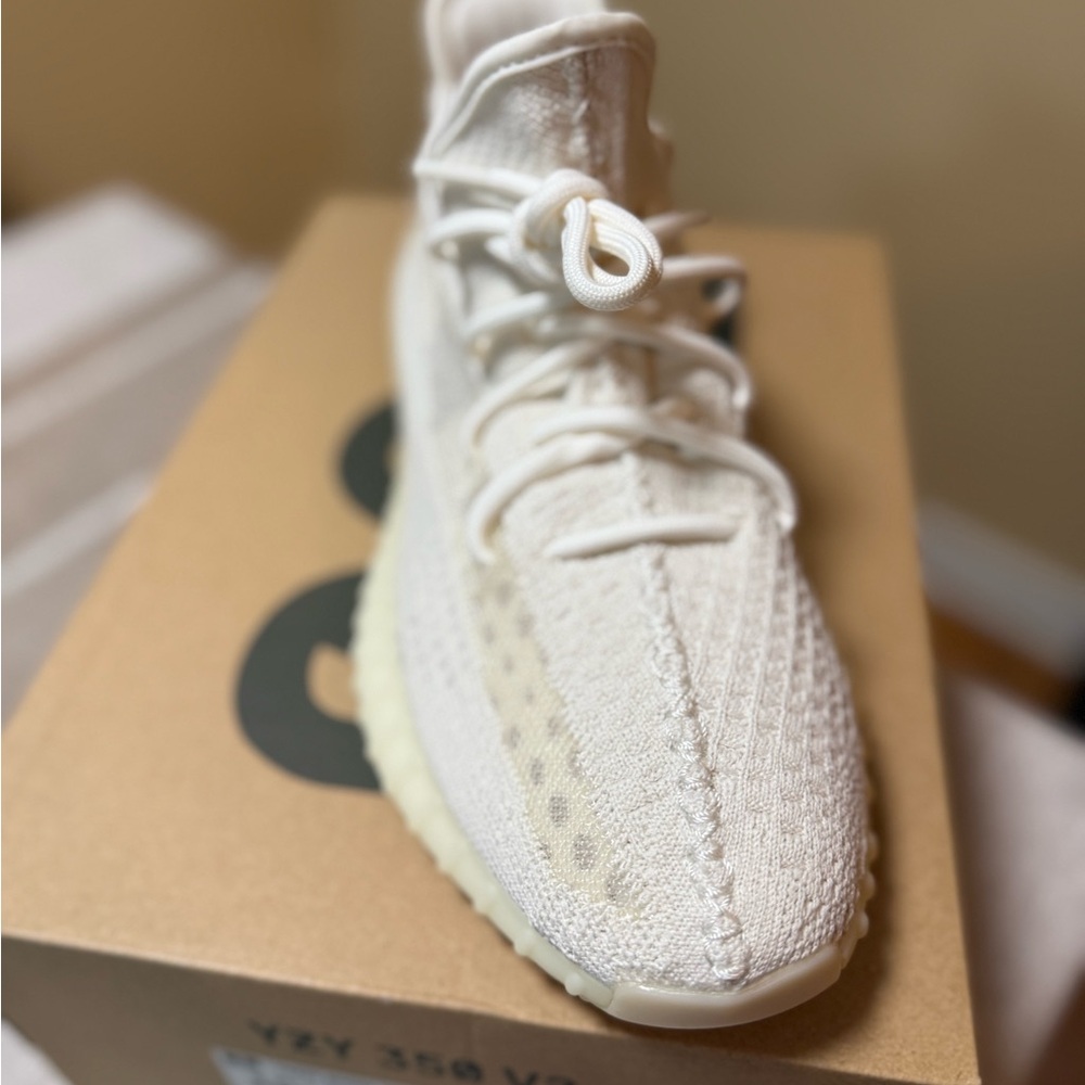 Yeezy Boost 350 V2 Sneakers